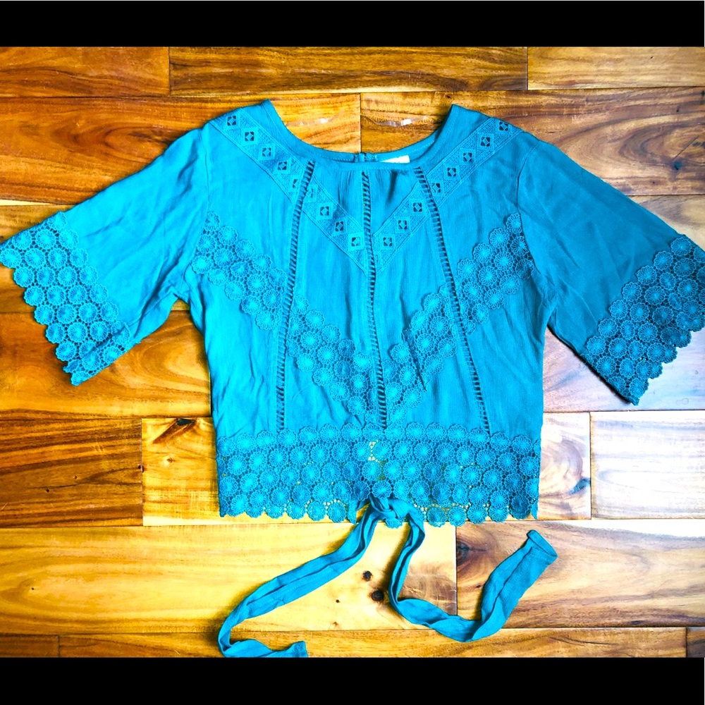 Tie back cropped lace peasant hippie boho blouse